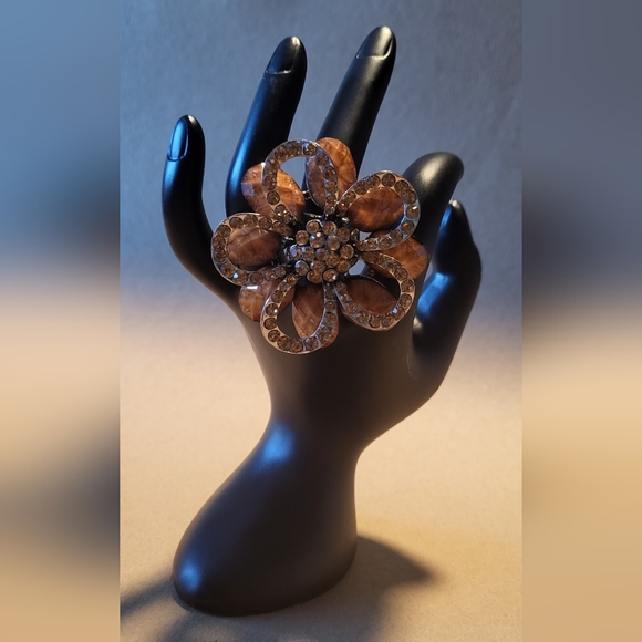 3 Women's Rings - Picture 4 of 5